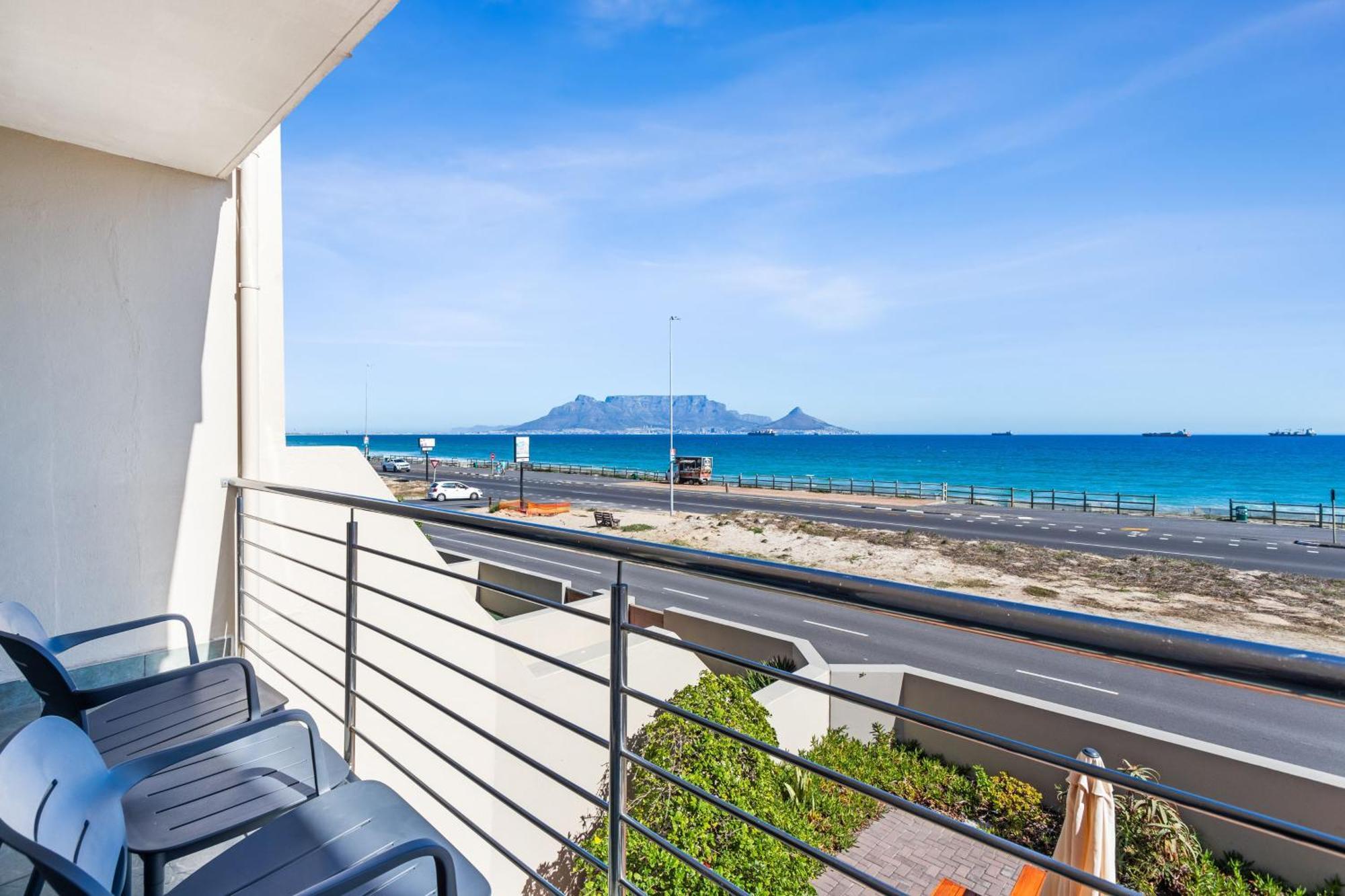 Apartment 9 On The Waves *